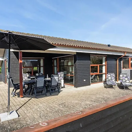 Beautiful In Juelsminde With Sauna 펜션 *